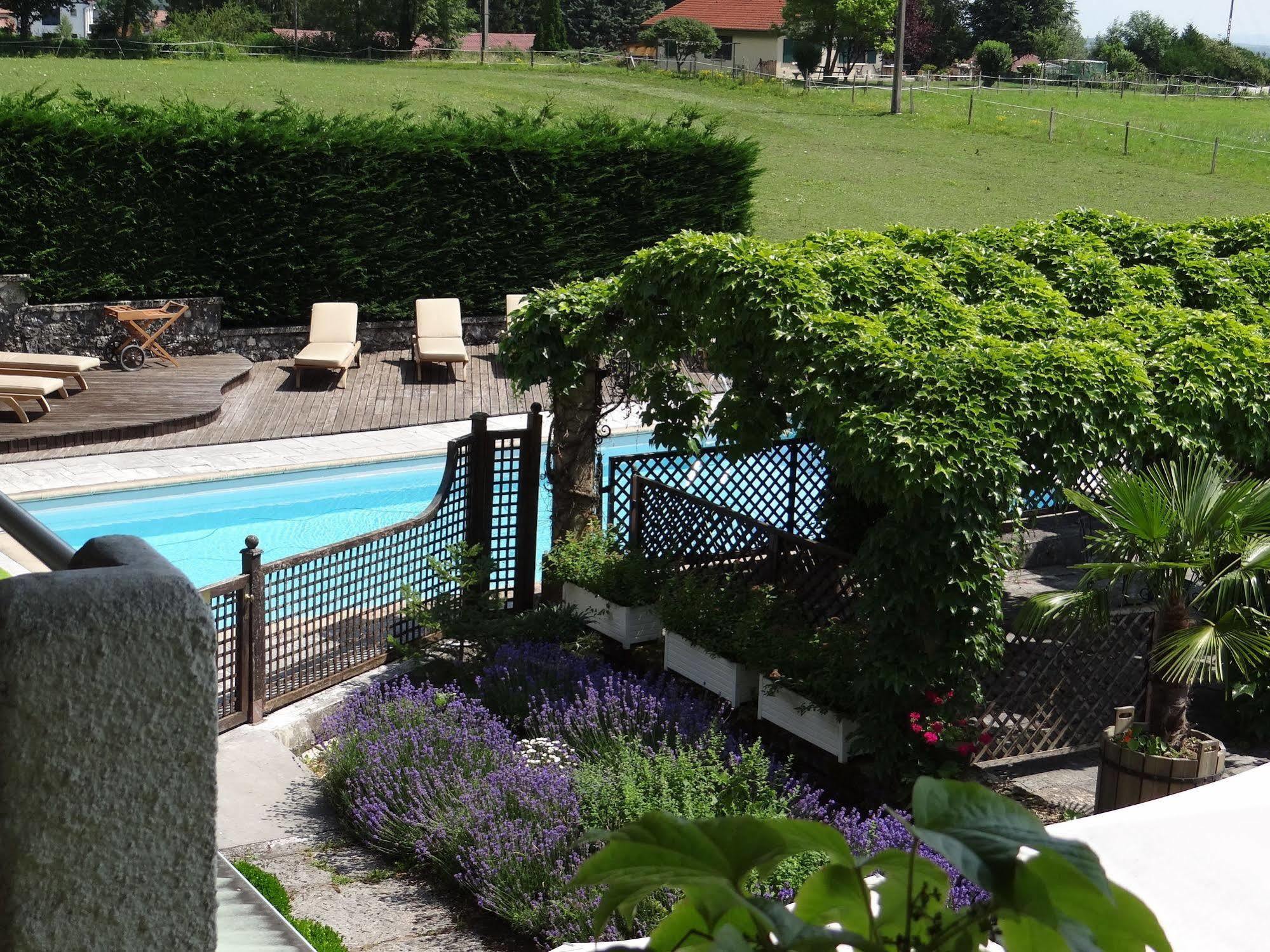 Auberge Des Chasseurs Échenevex Buitenkant foto